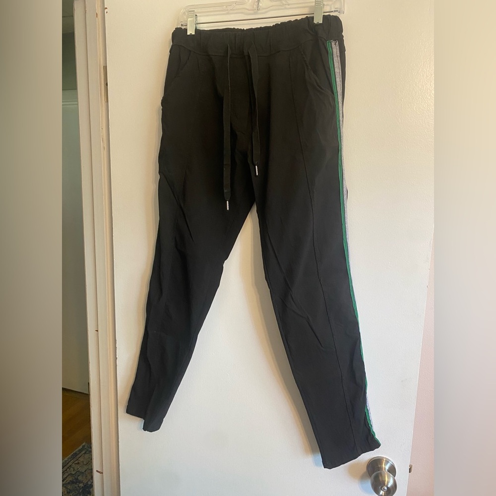 🇮🇹 Venti 6 (Made in Italy) Casual Pants with Silver Metallic Stripes- Size M